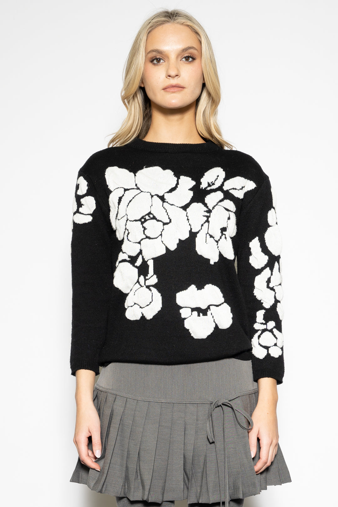 Jersey con print de flores blanco negro