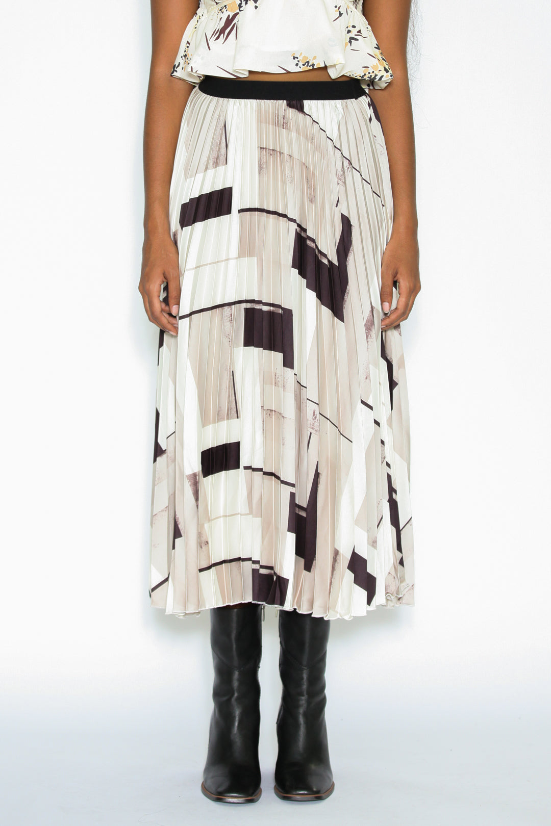 Silk Abstract Pattern Pleated Skirt