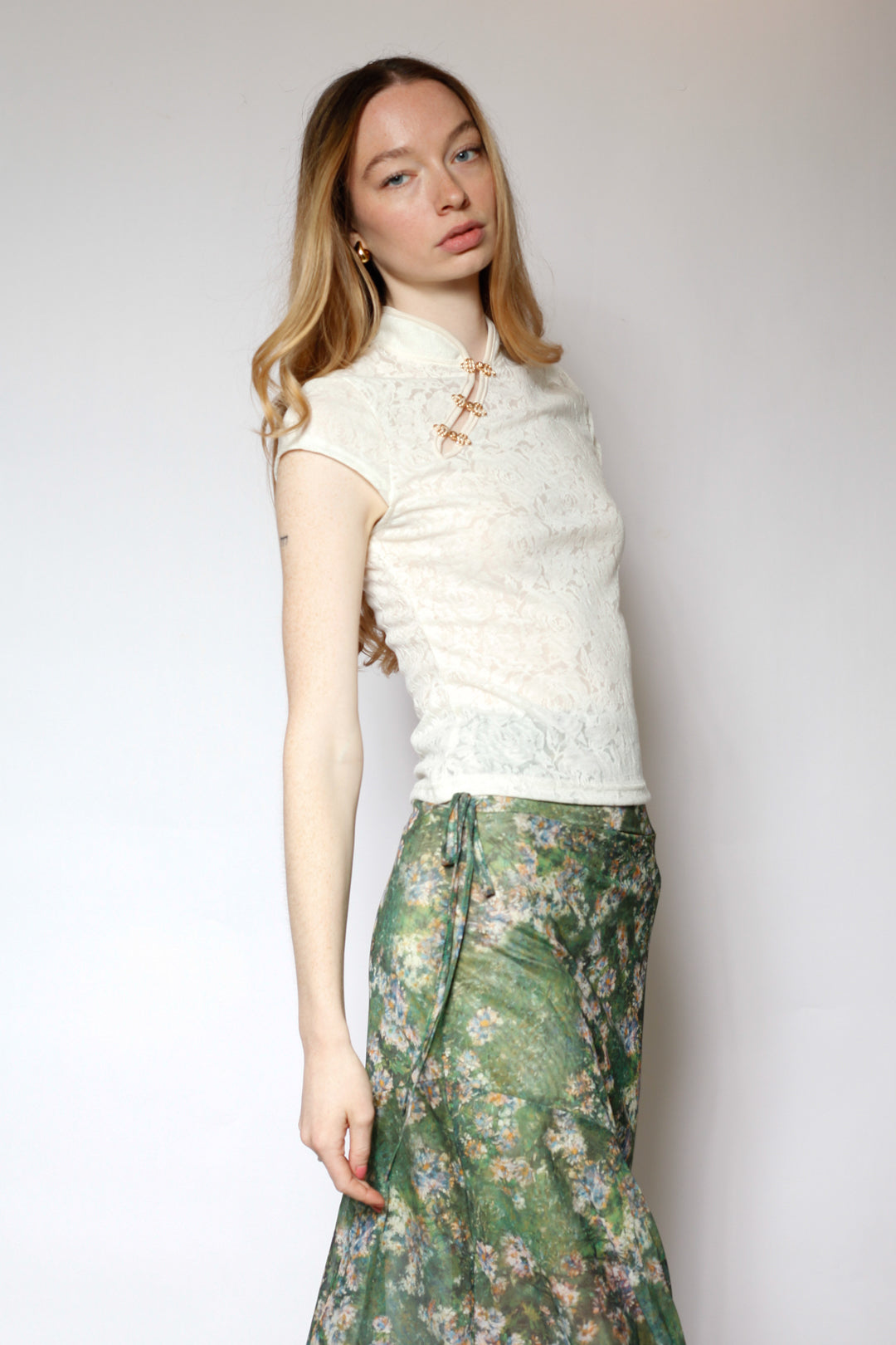 Cotton Cream Qipao Lace Top with Gold Knot