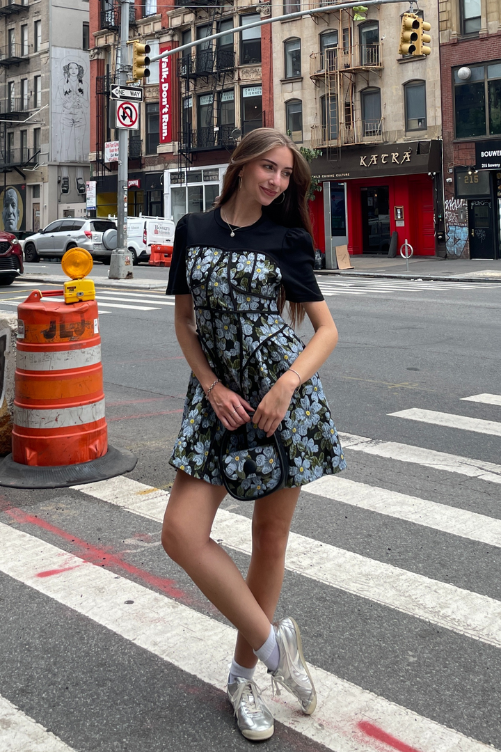 Vestido estilo corsé con collage floral