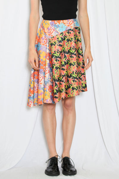 Falda midi asimétrica naranja con estampado floral