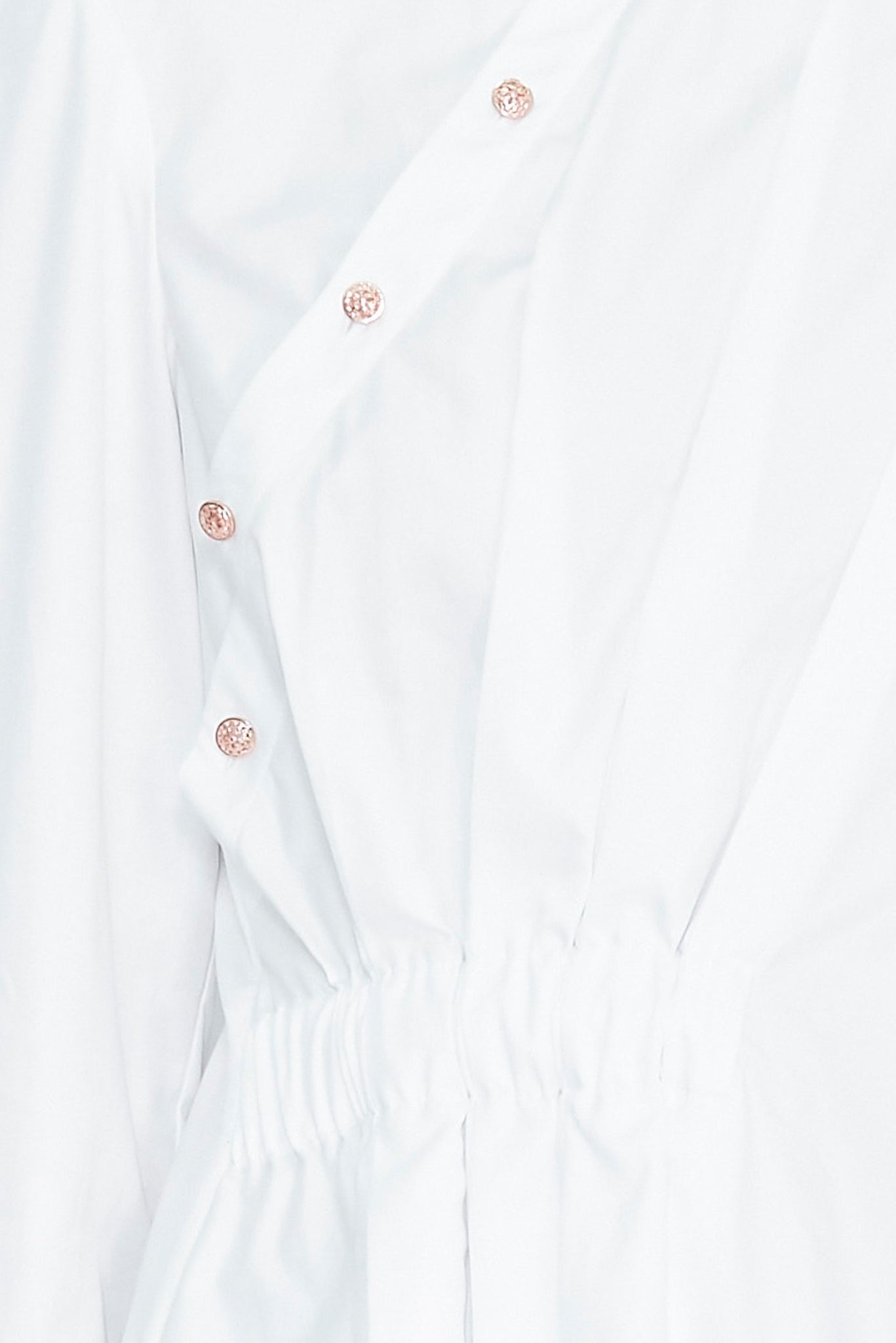 Camisa de botones plisada blanca