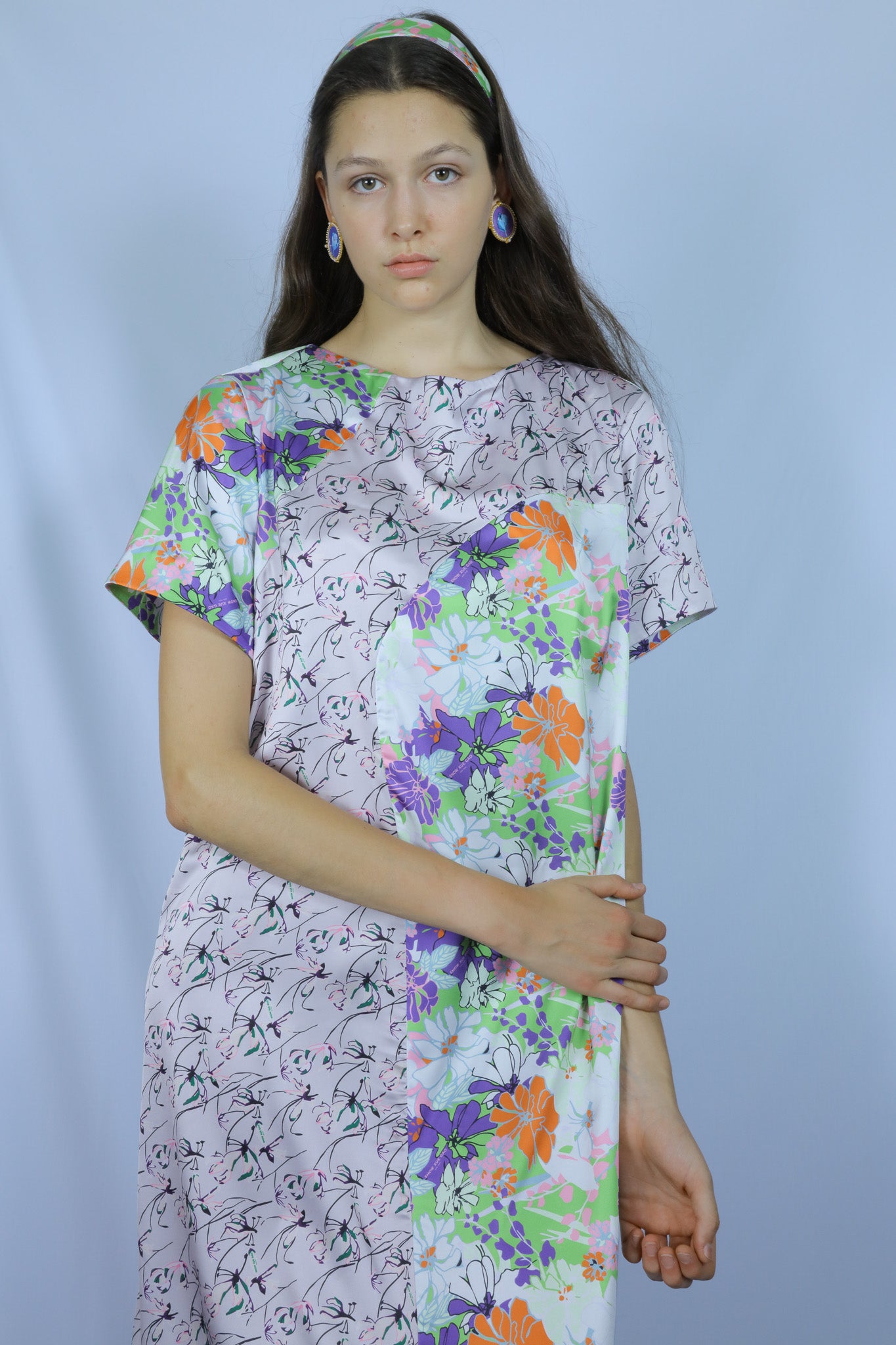 Vestido tipo túnica con estampado floral de lavanda y seda